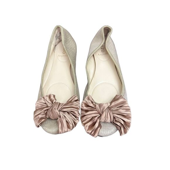 Enzo Angiolini Capaz
Taupe/Tan Bow Toe Flats Shimmer
Leather Size: 7 - Picture 1 of 7